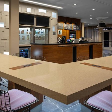 Courtyard By Marriott Indianapolis West-Speedway Hotel Exterior foto