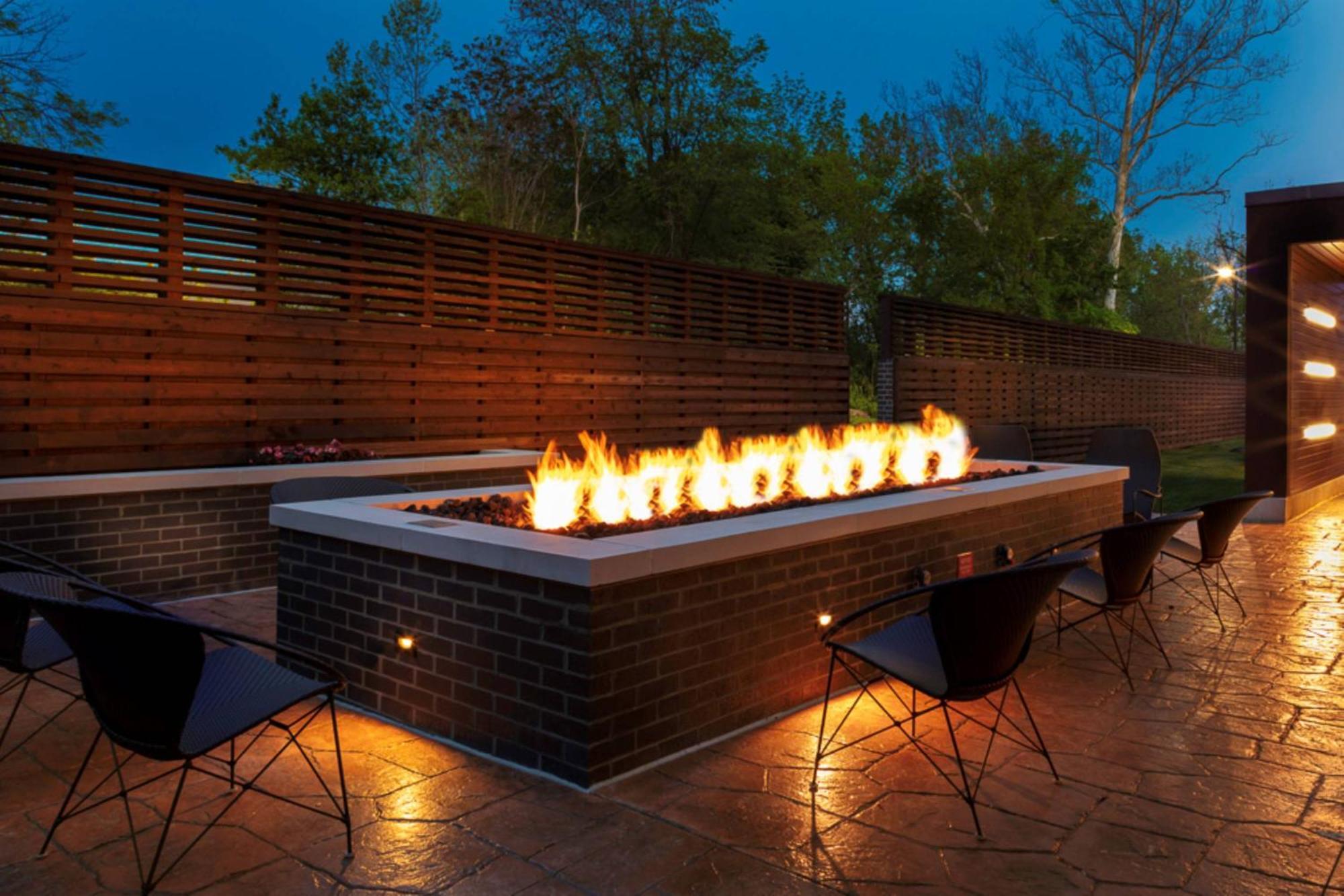 Courtyard By Marriott Indianapolis West-Speedway Hotel Exterior foto